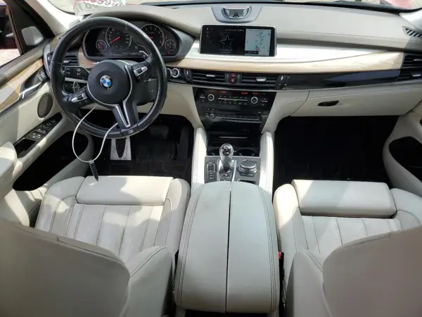 5YMKT6C53J0X21111 2018 BMW X5 - Image 8