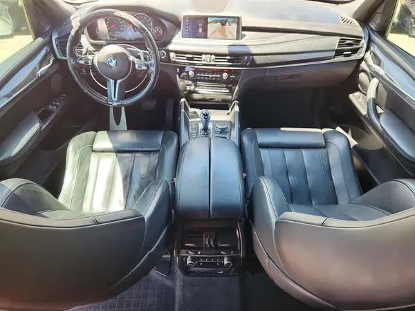 5YMKT6C53J0X21271 2018 BMW X5 - Image 8