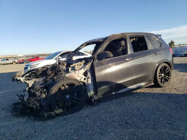 5YMKT6C53J0Y83336 2018 BMW X5 - Image 1