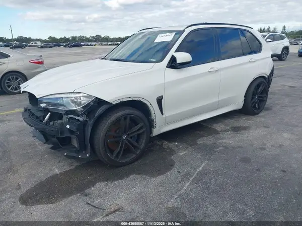 5YMKT6C53J0Y83899 2018 BMW X5 M - Image 2