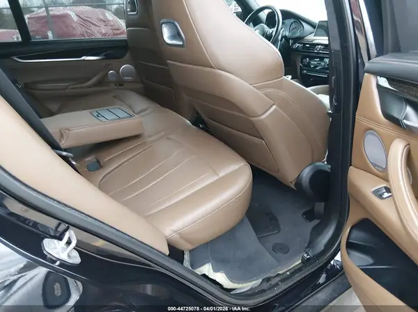5YMKT6C54J0Y83782 2018 BMW X5 M - Image 8