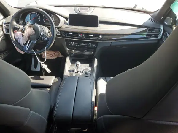 5YMKT6C55J0Y83337 2018 BMW X5 - Image 8