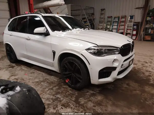 5YMKT6C57J0X21077 2018 BMW X5 M