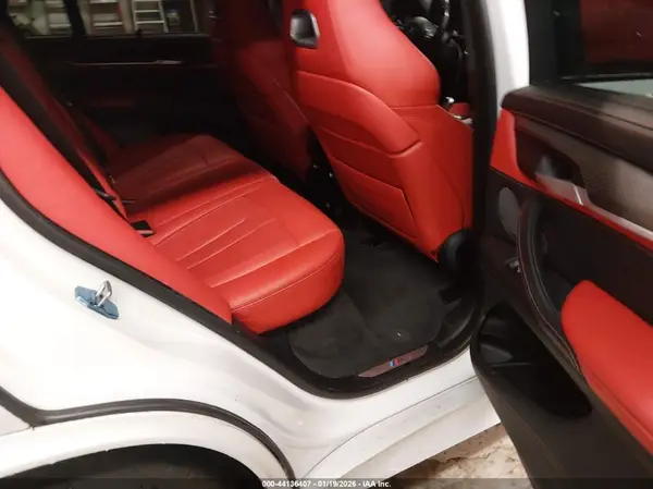 5YMKT6C57J0X21077 2018 BMW X5 M - Image 8