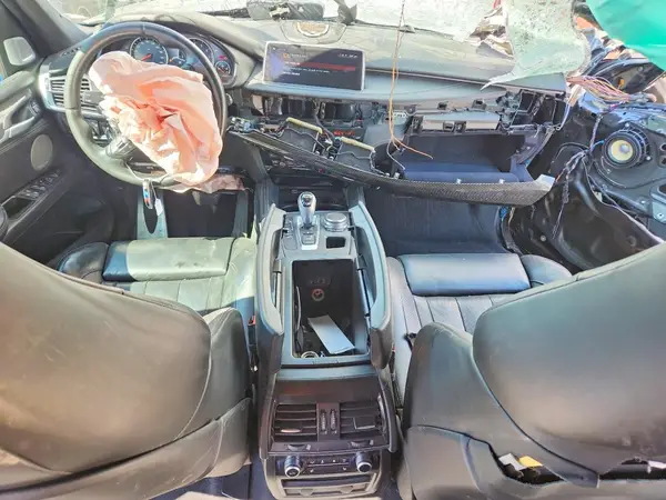 5YMKT6C57J0X21256 2018 BMW X5 - Image 8