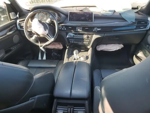 5YMKT6C58J0Y83820 2018 BMW X5 - Image 8