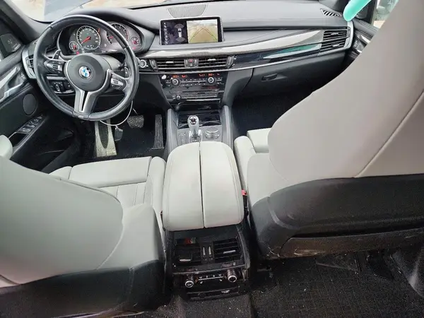 5YMKT6C58J0Y84241 2018 BMW X5 - Image 8