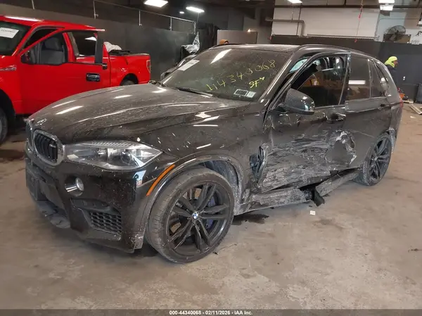 5YMKT6C59J0Y83454 2018 BMW X5 M - Image 2