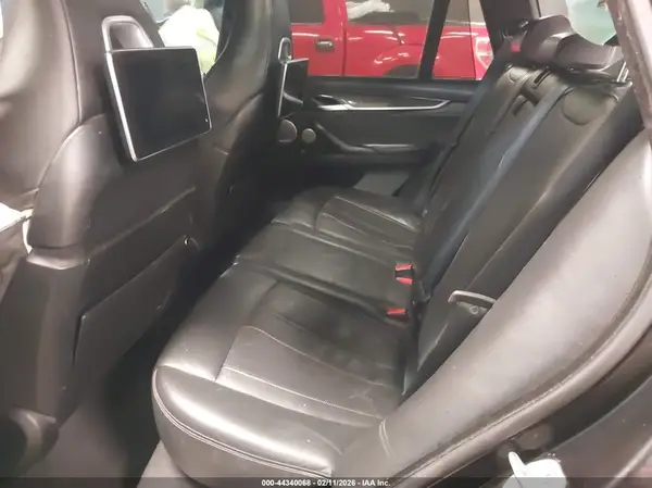 5YMKT6C59J0Y83454 2018 BMW X5 M - Image 8