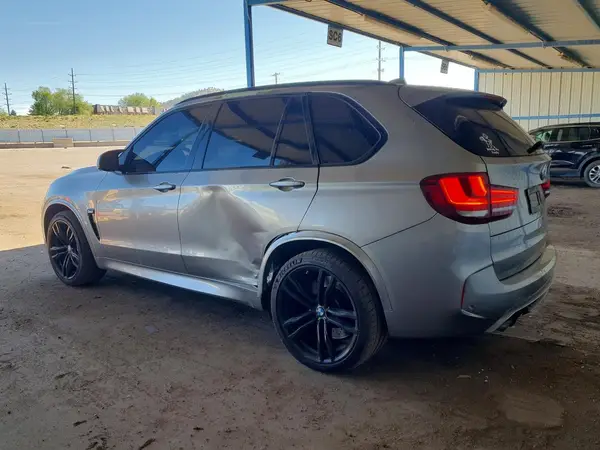 5YMKT6C59J0Y83907 2018 BMW X5 - Image 2