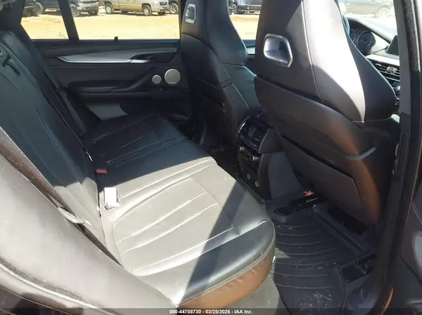 5YMKT6C5XH0R79555 2017 BMW X5 M - Image 8