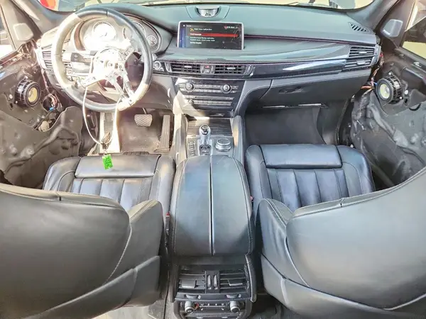 5YMKT6C5XJ0Y83186 2018 BMW X5 - Image 8