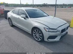 7JR102FK0KG000679 2019 VOLVO S60