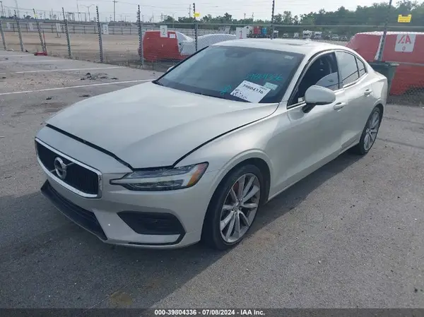 7JR102FK0KG000679 2019 VOLVO S60 - Image 2