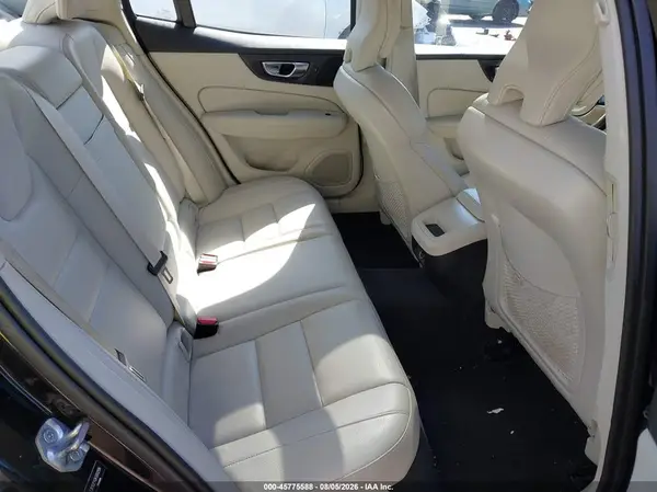 7JR102FK0KG002996 2019 VOLVO S60 - Image 8