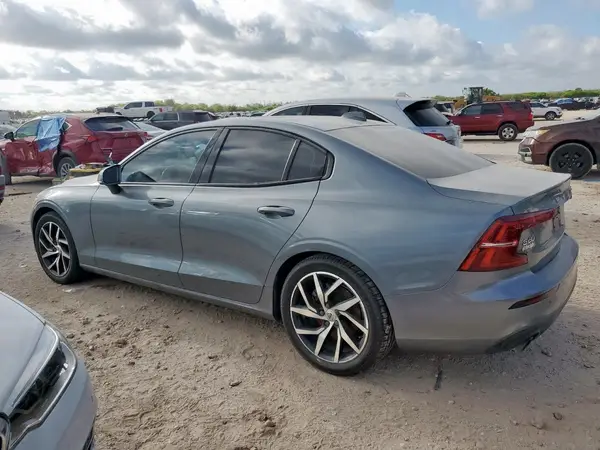7JR102FK0KG009589 2019 VOLVO S60 - Image 2