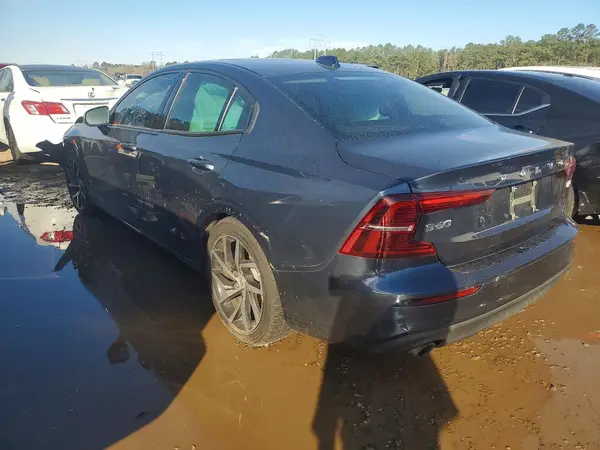 7JR102FK0KG009639 2019 VOLVO S60 - Image 2