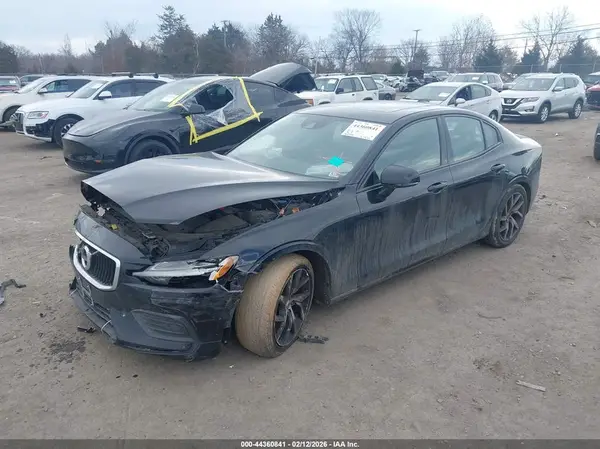 7JR102FK0KG013688 2019 VOLVO S60 - Image 2