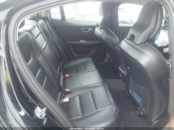 7JR102FK0KG013688 2019 VOLVO S60 - Image 8
