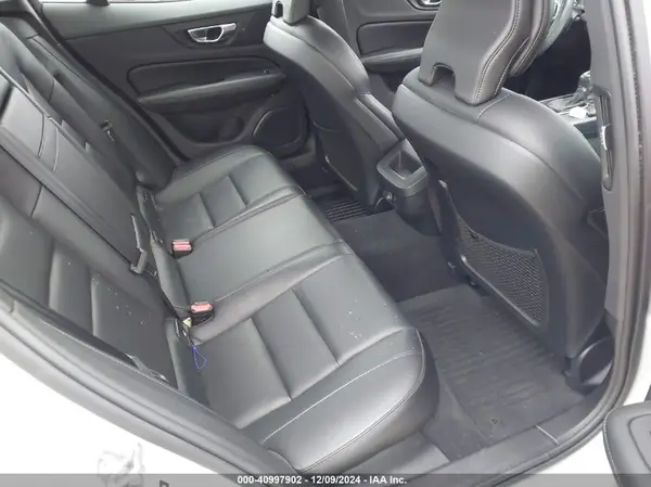 7JR102FK1KG002019 2019 VOLVO S60 - Image 8