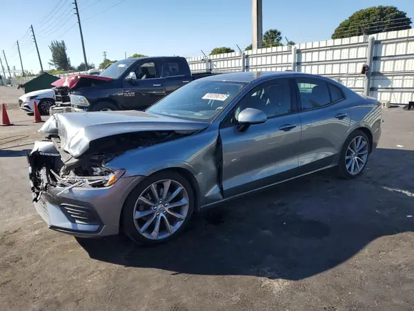 7JR102FK1KG014042 2019 VOLVO S60 - Image 1