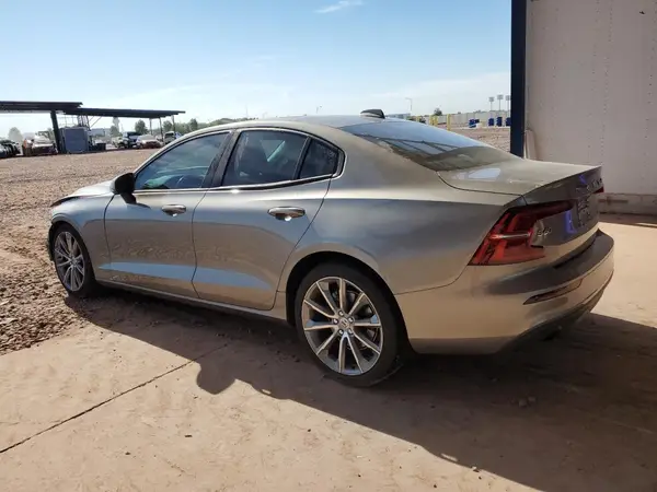 7JR102FK1KG014123 2019 VOLVO S60 - Image 2