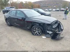 7JR102FK1KG014865 2019 VOLVO S60
