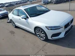 7JR102FK2KG018035 2019 VOLVO S60
