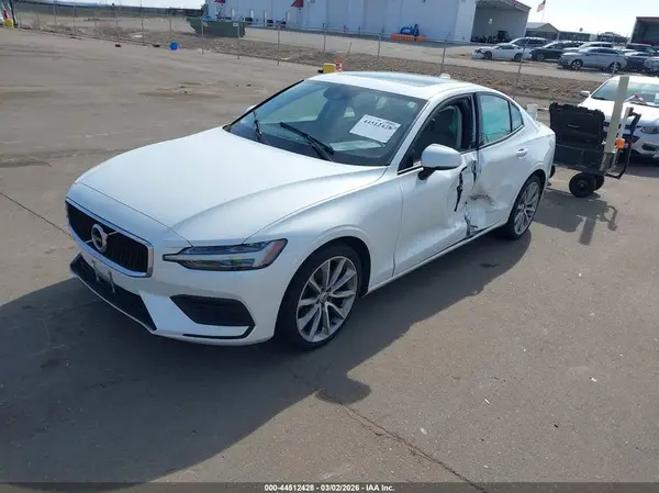 7JR102FK2KG018035 2019 VOLVO S60 - Image 2