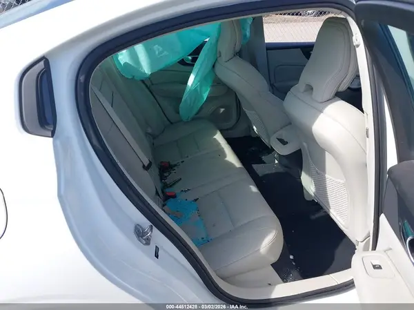 7JR102FK2KG018035 2019 VOLVO S60 - Image 8