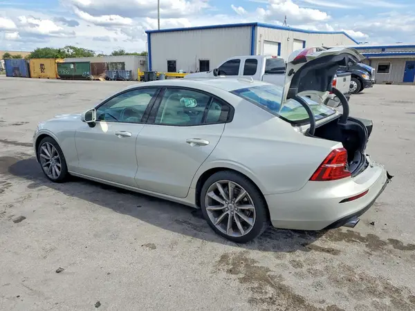 7JR102FK2LG057239 2020 VOLVO S60 - Image 2