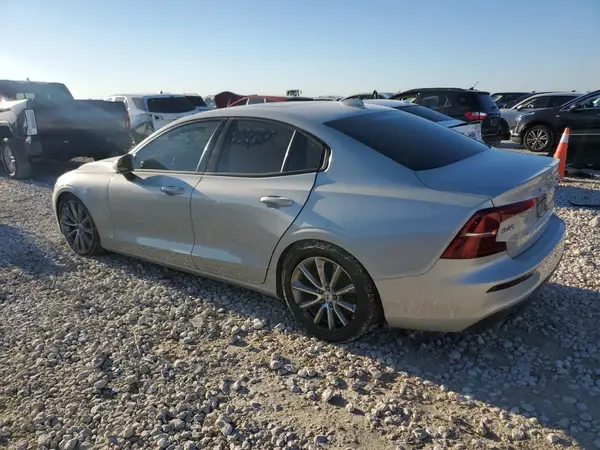 7JR102FK3KG002359 2019 VOLVO S60 - Image 2