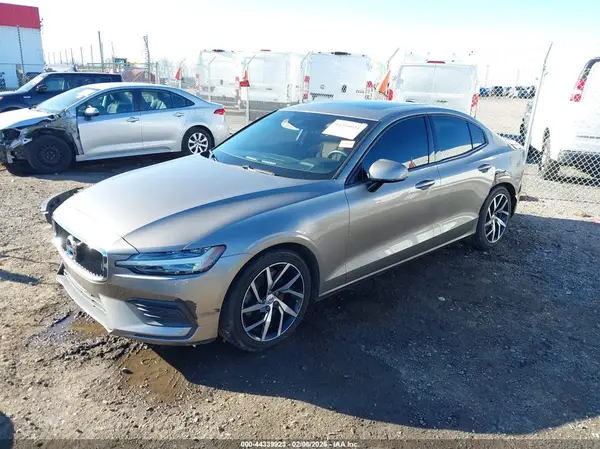 7JR102FK3KG006444 2019 VOLVO S60 - Image 2