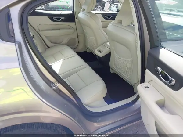 7JR102FK3KG009120 2019 VOLVO S60 - Image 8