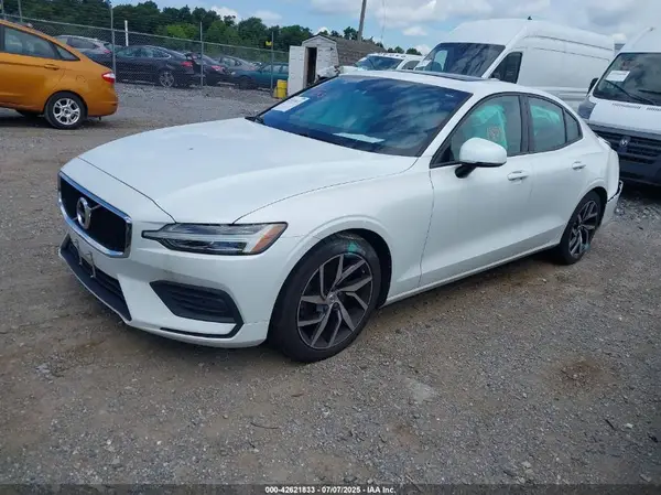 7JR102FK3KG009974 2019 VOLVO S60 - Image 2