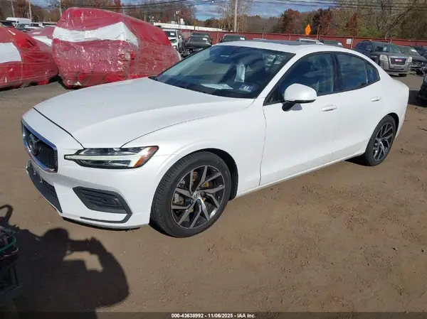 7JR102FK3KG014298 2019 VOLVO S60 - Image 2