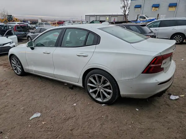 7JR102FK3LG066922 2020 VOLVO S60 - Image 2