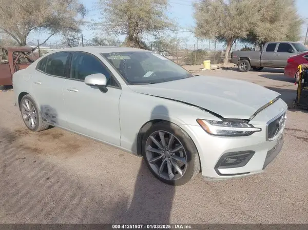 7JR102FK3MG094575 2021 VOLVO S60 - Image 1