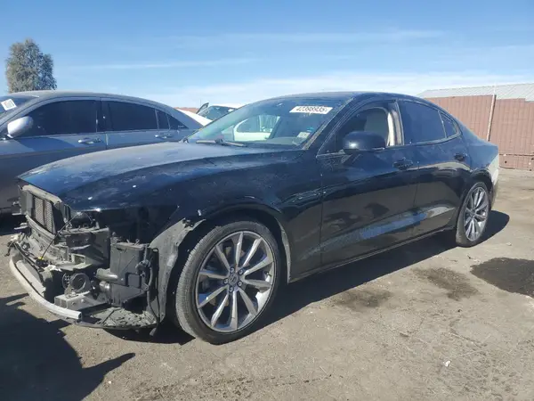 7JR102FK3MG102982 2021 VOLVO S60 - Image 1