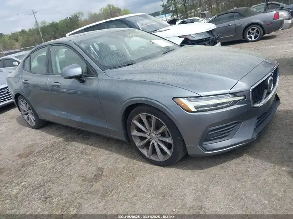 7JR102FK4KG002855 2019 VOLVO S60 - Image 1