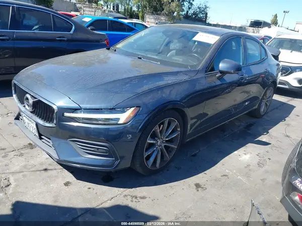 7JR102FK4KG004556 2019 VOLVO S60 - Image 2