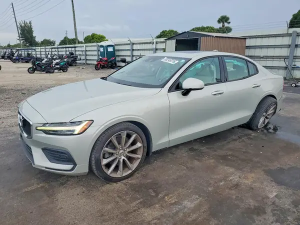 7JR102FK4KG004783 2019 VOLVO S60 - Image 1