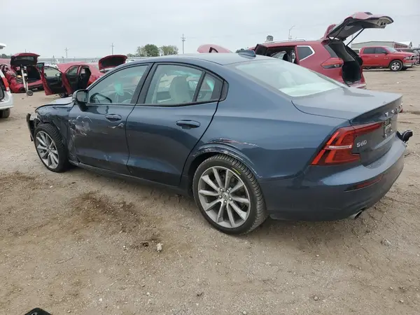 7JR102FK4KG005500 2019 VOLVO S60 - Image 2