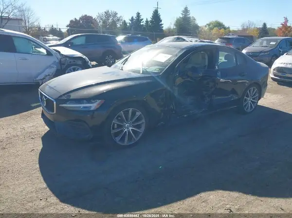 7JR102FK4KG005710 2019 VOLVO S60 - Image 2