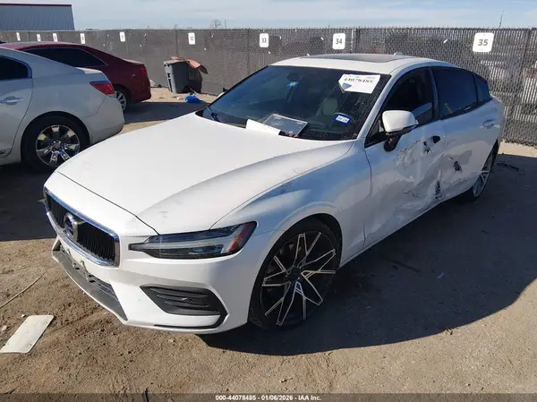 7JR102FK4KG007537 2019 VOLVO S60 - Image 2