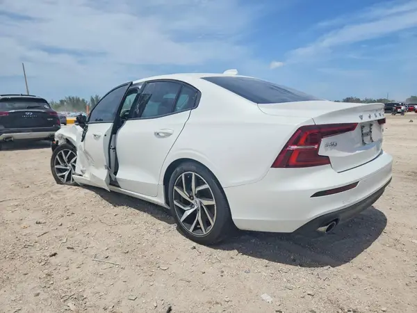7JR102FK4LG047456 2020 VOLVO S60 - Image 2