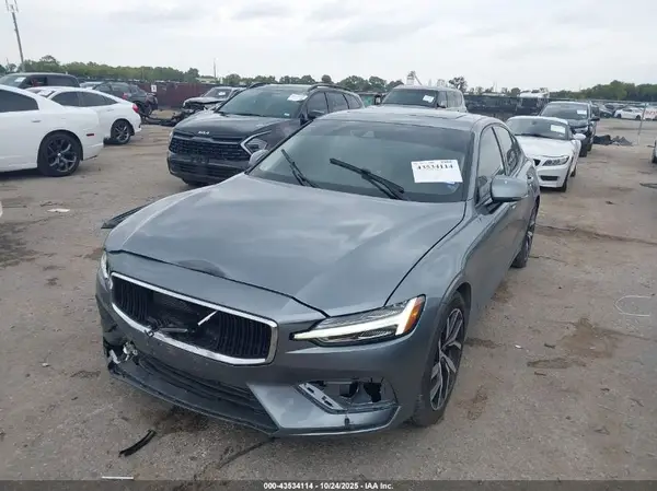 7JR102FK4LG047554 2020 VOLVO S60 - Image 2