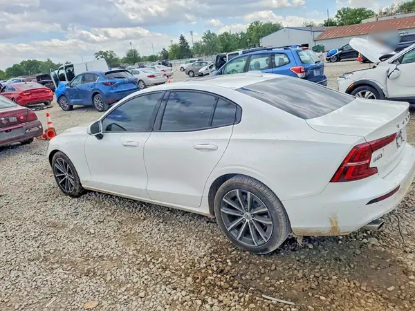 7JR102FK4MG102697 2021 VOLVO S60 - Image 2