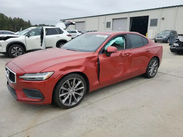 7JR102FK5KG005814 2019 VOLVO S60 - Image 1