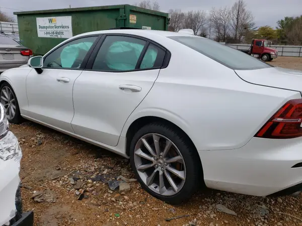 7JR102FK5KG008325 2019 VOLVO S60 - Image 2